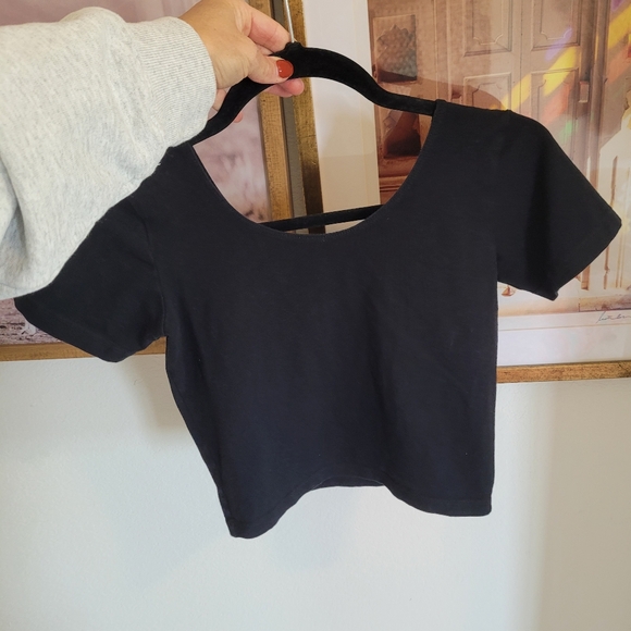 AMERICAN APPAREL CROP TOP MEDIUM BLACK - Picture 1 of 3